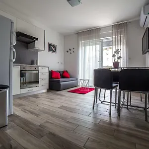 Apartment Studio Apartman Nina, Rijeka